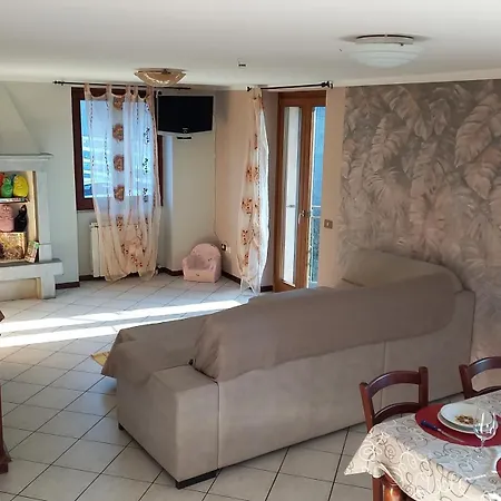 Casa Felice Сasa de vacaciones Costa Volpino